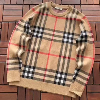 ￥~199 B🔥RB🔥RRY SWEATER 55072925 (im 185CM 70KG iwear size L in the photo)