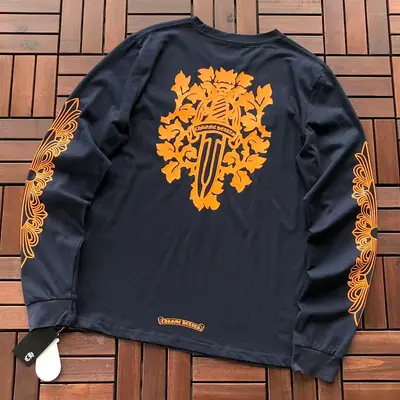 ¥~135 CH🔥OM🔥 HE🔥RTS LONG-SLEEVE 77073132 (im 185CM 80KG iwear size M in the photo)