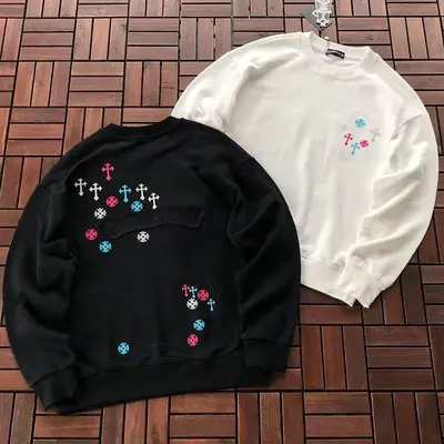 ￥ ~ 179 CH🔥OM🔥 HE🔥RTS SWEATER 55080309 (im 185CM 80KG iwear size M in the photo)