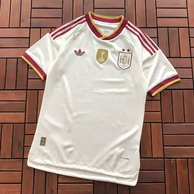 ￥ ~ 66 FOOTBALL T-SHIRT 55081201 (im 185CM 70KG iwear size M in the photo)