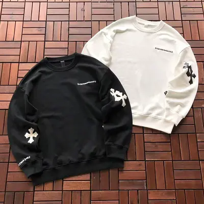 ￥~195 CH🔥OM🔥 HE🔥RTS SWEATER 66081419 (im 185CM 80KG iwear size M in the photo)