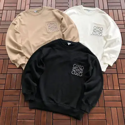 ￥~195 L🔥E🔥🔥SWEATER 66081633 (im 185CM 80KG iwear size M in the photo)