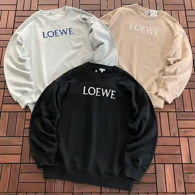 ￥~195 L🔥E🔥🔥SWEATER 66081623 (im 185CM 80KG iwear size M in the photo)