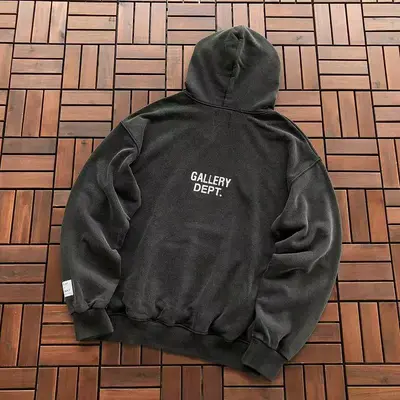 ￥~185 GALLERY DEPT HOODIE 55081714 (im 185CM 80KG iwear size S in the photo)