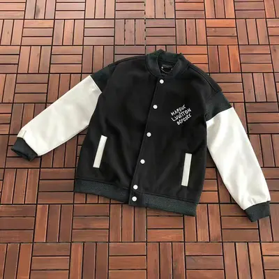 ￥~285 L🔥JACKET 77081733 (im 185CM 70KG iwear size L in the photo)