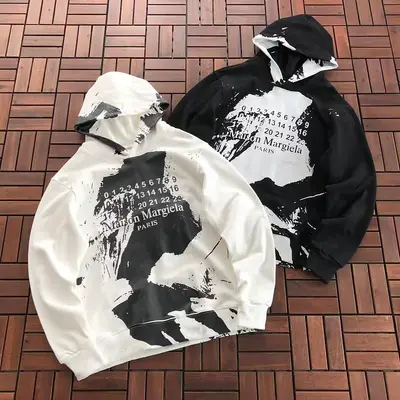 ￥~125 M🔥IS🔥N M🔥R🔥IE🔥A HOODIE 77081711 (im 185CM 70KG iwear size 46 in the photo)