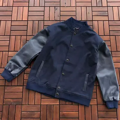 ￥~298 L🔥JACKET 77081738 (im 185CM 70KG iwear size L in the photo)