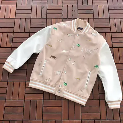 ￥~285 L🔥JACKET 77081737 (im 185CM 70KG iwear size M in the photo)