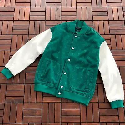 ￥~285 L🔥JACKET 77081734 (im 185CM 70KG iwear size L in the photo)