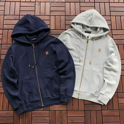 ￥~268 L🔥HOODIE 55081807 (im 180CM 68KG iwear size S in the photo)