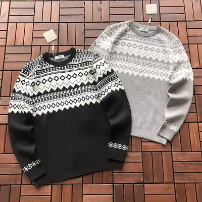 ￥~199 H🔥R🔥E🔥 SWEATER 55082048 (im 180CM 68KG iwear size L in the photo)