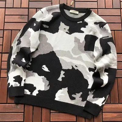 ￥~199 B🔥RB🔥RRY SWEATER 55082043 (im 180CM 68KG iwear size L in the photo)