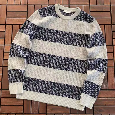 ￥~199 D🔥O🔥 SWEATER 55082026 (im 180CM 68KG iwear size L in the photo)