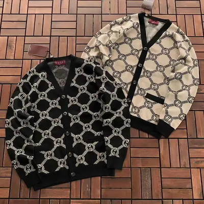 ¥~189 G🔥C🔥I SWEATER (im 180CM 68KG iwear size M in the photo)
