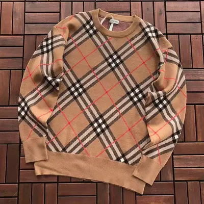 ￥~179 B🔥RB🔥RRY SWEATER 77082102 (im 180CM 68KG iwear size M in the photo)