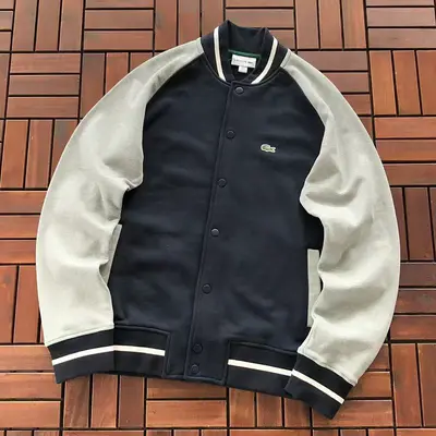 ￥~189 L🔥C🔥ST🔥SWEATER FLEECE 66082304 (im 185CM 70KG iwear size M in the photo)