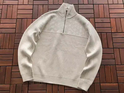 ￥ ~ 356 L🔥SWEATER 55082329 (im 185CM 70KG iwear size M in the photo)