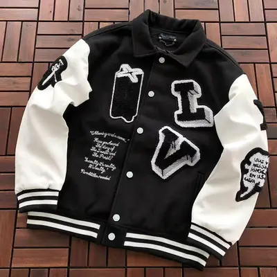 ￥~256 L🔥JACKET 77082508 (im 185CM 70KG iwear size L in the photo)