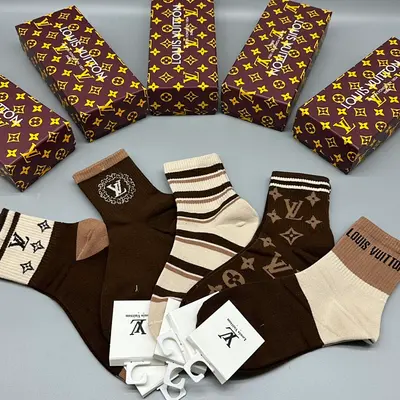 ￥~68 L⭐V⭐ SOCKS 08020251