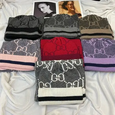 ￥~178 GU⭐CI CAP SCARF 08091651