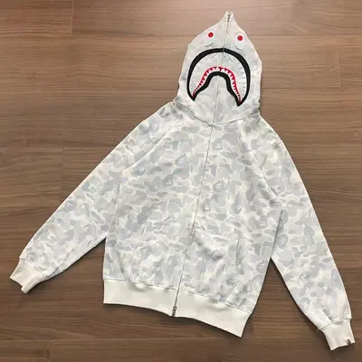 ￥~258 BAPE HOODIE 08260952