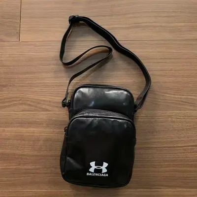 ¥~395 UN⭐ER AR⭐OUR BAL⭐⭐CIAGA BAG (长15cm*宽8cm*高21cm) 10173052