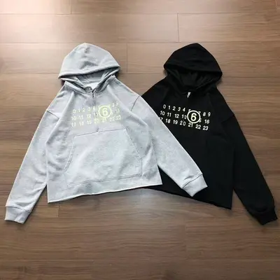 ￥~198 MA⭐GI⭐LA HOODIE 12100653