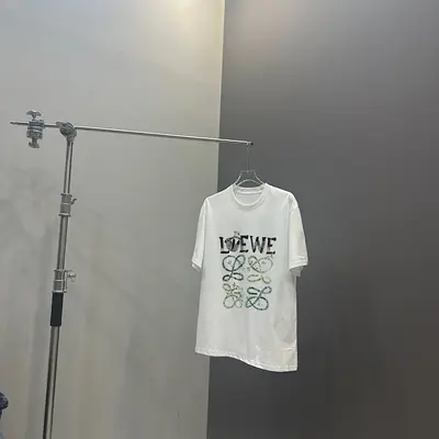￥~85 LOE⭐E T-SHIRT 101151052