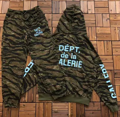 TOP￥~148 TROUSERS￥~148 GALLERY DEPT HOODIE TROUSERS 103100651