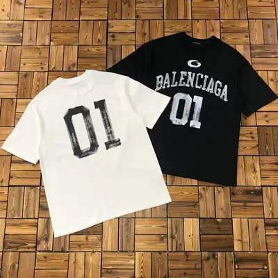 ¥~145 BAL⭐⭐CIAGA T-SHIRT 04042461