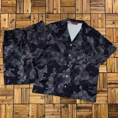 ￥~168 GU⭐CI SHIRT SHORTS 05062361