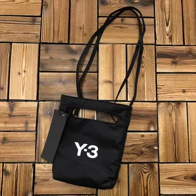 ￥~235 Y-3 BAG (长22cm*宽18cm) 06270366