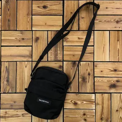 ￥~235 BAL⭐⭐CIAGA BAG 07270366(长23cm*宽7cm*高17cm)