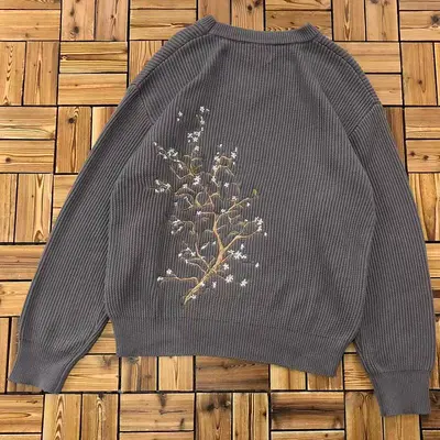 ￥~175 DE⭐SC⭐UT⭐E SWEATER 08042561