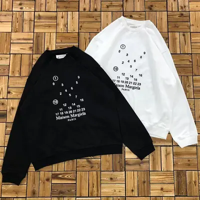 ￥~138 MA⭐GI⭐LA HOODIE 08212461