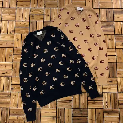 ￥~235 GU⭐CI SWEATER 08241067